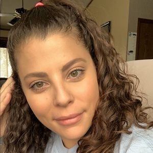 Meet your Posher, Alexandra